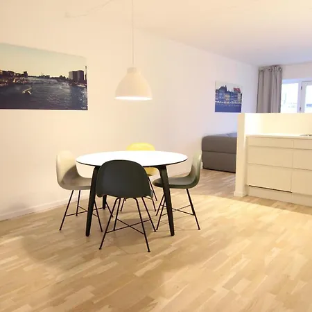Beautiful 3-bed In Canal 코펜하겐